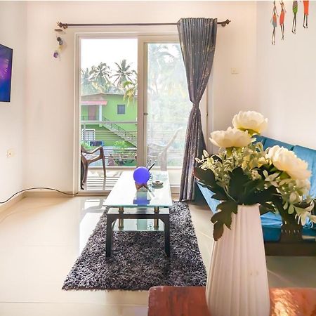 Poolside Paradise 1Bhk Luxury Apartment In Siolim. Exterior photo