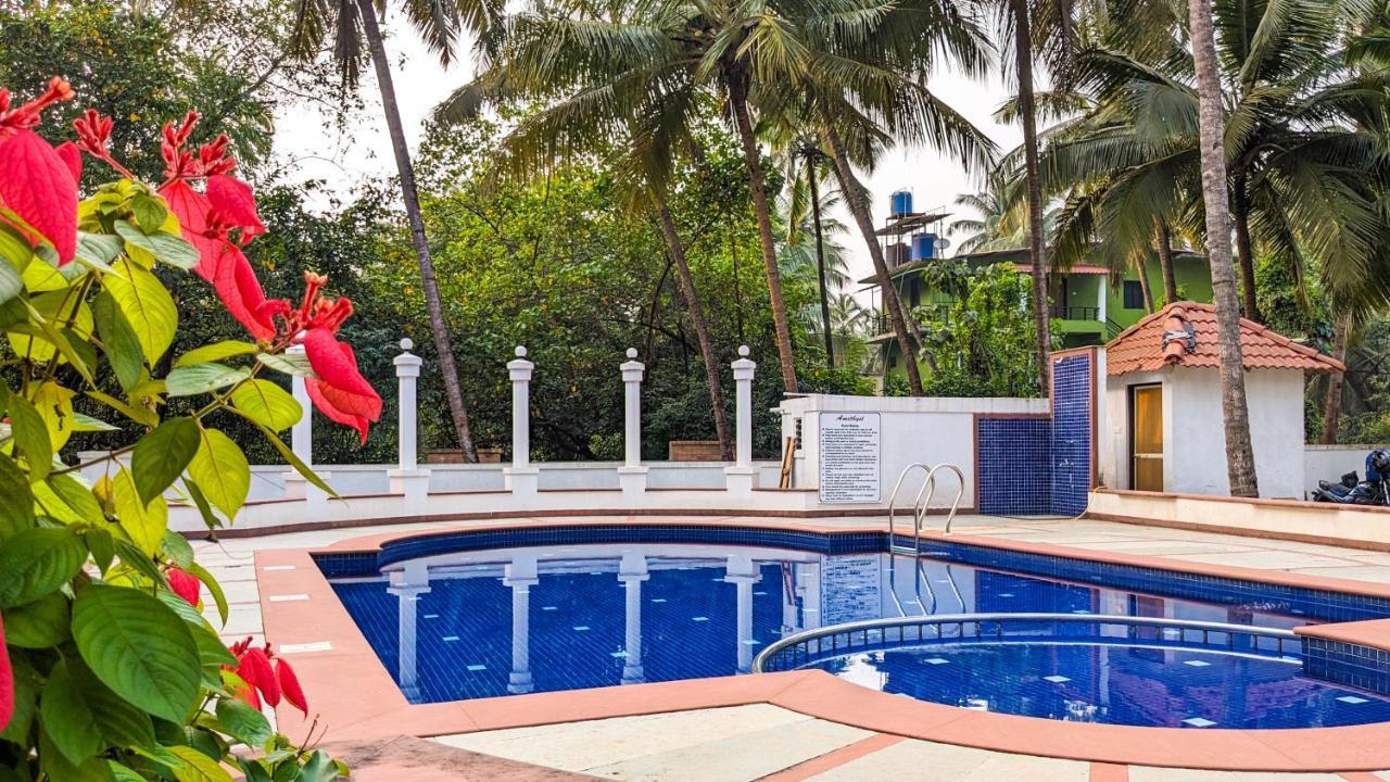 Poolside Paradise 1Bhk Luxury Apartment In Siolim. Exterior photo